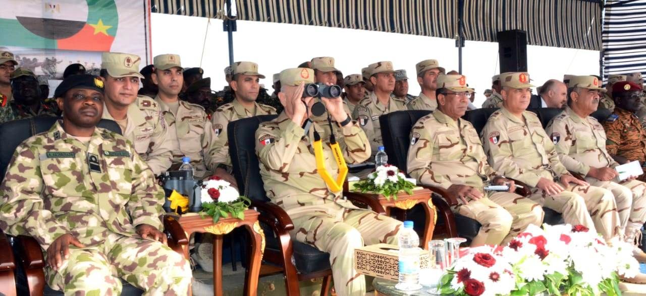 الفريق محمد فريد يشهد المرحلة الرئيسية لتدريب دول الساحل والصحراء (4) الفريق محمد فريد يشهد المرحلة الرئيسية لتدريب دول الساحل والصحراء (4)