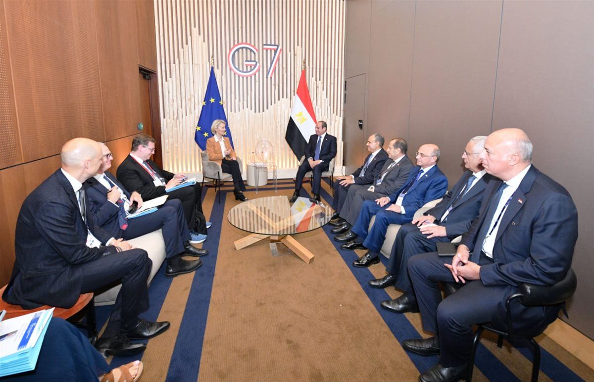 5c7eed5f24.jpg