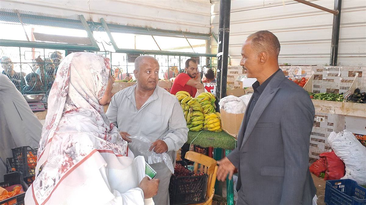 متابعة ميدانية لتوفير السلع المخفضة بمركز باريس في الوادى الجديد