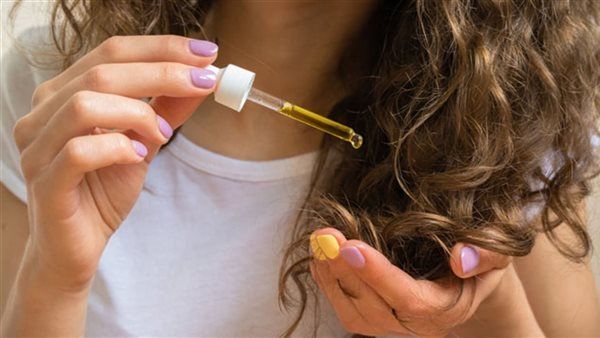 أفضل الزيوت الطبيعية للعناية بشعرك بعد تعرضه للشمس