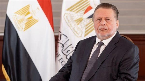 خبير مصرفي يكشف سر تثبيت البنك المركزي أسعار الفائدة