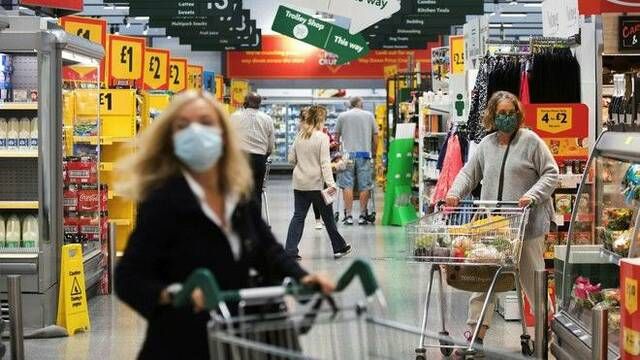 مبيعات التجزئة في بريطانيا تشهد ارتفاعاً مفاجئاً في يونيو
