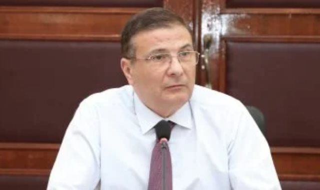وزير الزراعة: صرف 10.7 مليون شيكارة للمزارعين حتى الآن