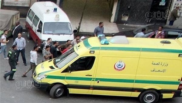 إصابة 12 شخصًا فى انقلاب سيارة ربع نقل بالطريق الصحراوى بأسوان
