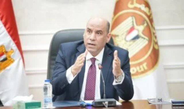 وزارة العمل تفتح التوظيف لمن تجاوزوا سن الـ40.. وتطلق مبادرة دعم الخبرات