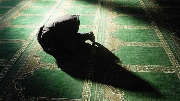 المفتي يكشف حكم جمع التأخير بين صلاتي الظهر والعصر لمريض بسبب إجراء عملية