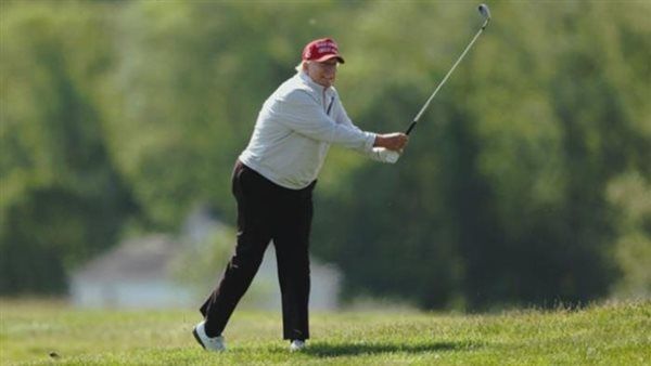 كان يراقب الترتيبات الأمنية، اعتقال مسلح في ملعب ترامب للجولف قبل زيارة الرئيس الأمريكي