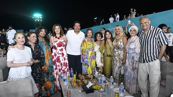 جودي تغني مع والدها ومفاجأة تامر عاشور ووصلات رقص للنجوم، أبرز مشاهد حفل أحمد سعد في الساحل (فيديو)