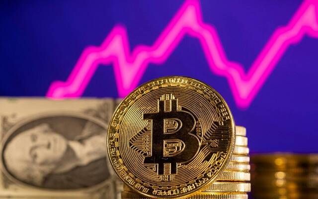 توقعات بانخفاض البيتكوين إلى 75 ألف دولار بنهاية 2026