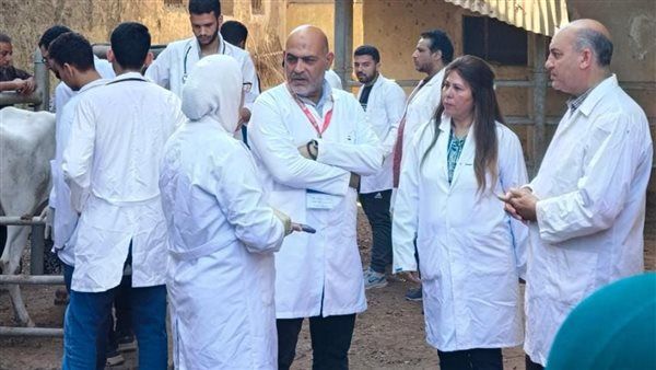اليوم، قافلة طبية مجانية تصل أهالي قرية بالمنيا ضمن حياة كريمة