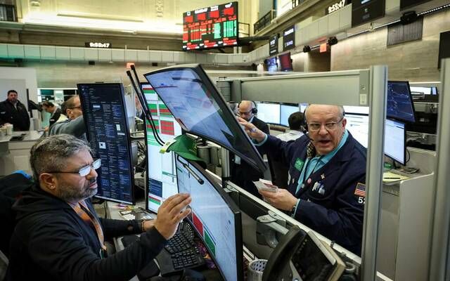 استقرار الأسهم الأمريكية مع ترقب نتائج "إنفيديا" واستمرار ارتفاع التضخم