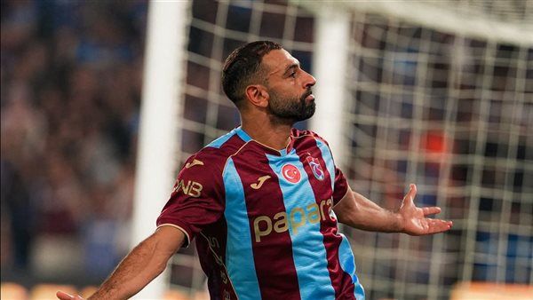 طرابزون بعشرة لاعبين يتأخر أمام فيرينكفاروس 1-0 في الشوط الأول