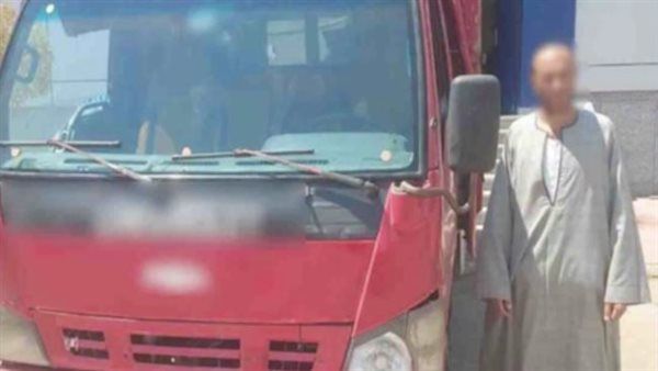 يهدد حياة المواطنين، ضبط سائق نقل ظهر في فيديو مثير بالفيوم