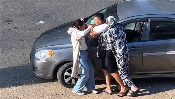 بعد وصلة ضرب مبرح، سيدة بالإسماعيلية تستغيث من طليقها (فيديو)