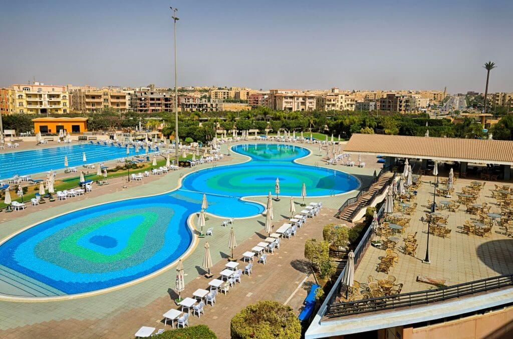 أزمة مكافأة نهاية الخدمة تهز نادي هليوبوليس، و1180 عاملًا يطالبون بحقوقهم