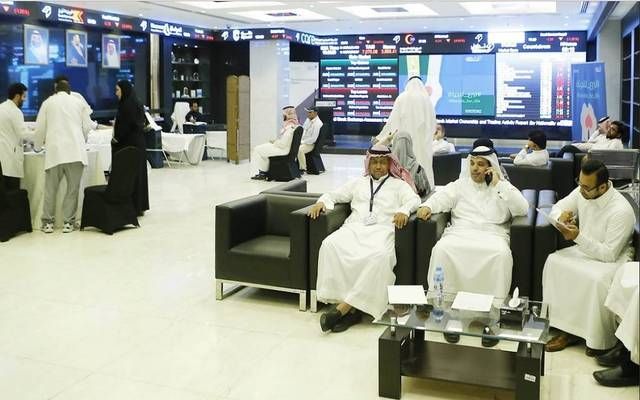الأسهم القيادية بقطاعي الطاقة والبنوك تجتذب سيولة السوق السعودية عند الإغلاق
