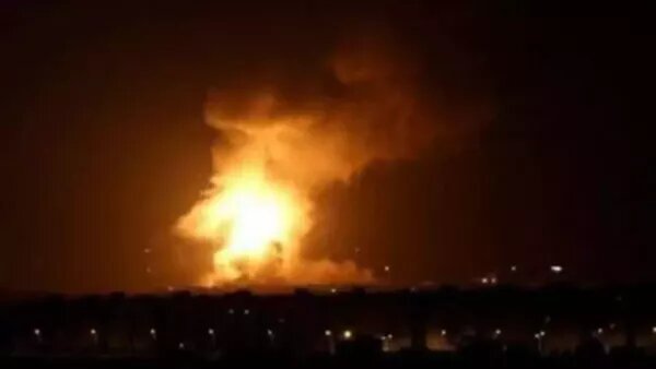 وكالة الأنباء الإيرانية: سماع دوي انفجار في جزيرة قشم قادم من جهة البحر⁣