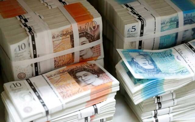 الإسترليني يرتفع مع تزايد توقعات تشديد بنك إنجلترا للسياسة النقدية
