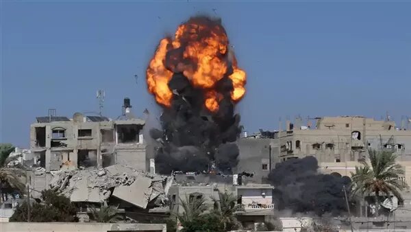 بعد استهداف البيك، إسرائيل تنفذ عملية اغتيال جديدة بقصف شقة في غزة