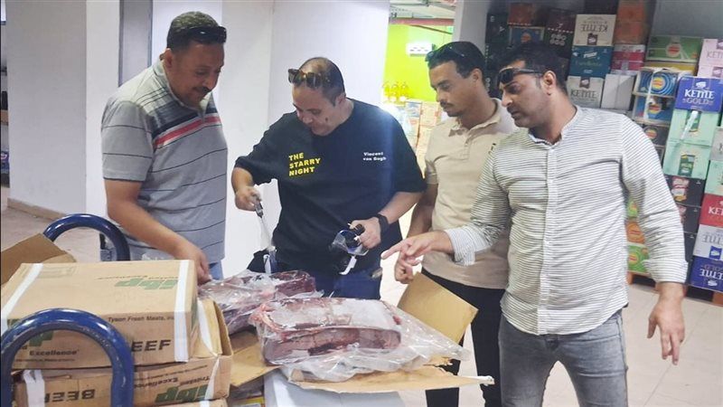 ضبط 22 طن مواد غذائية ولحوم و23 ألف لتر وقود في حملات المفاجئة على الأسواق بأسيوط