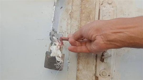 غلق وتشميع 5 منشآت تعمل بدون ترخيص في نقادة بقنا (صور)