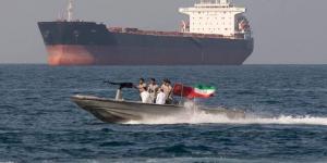 إيران وعُمان تبحثان وضع بروتوكول لمراقبة العبور عبر مضيق هرمز