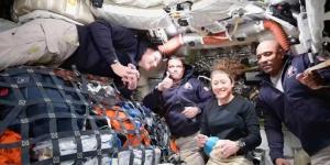 رواد «أرتميس 2» يلتقطون صوراً للأرض خلال رحلة القمر