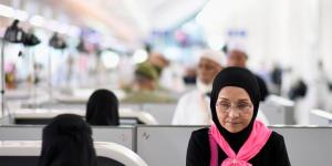 جوازات مطار الأمير محمد تستقبل أولى رحلات ضيوف الرحمن من مملكة تايلاند - ترند نيوز