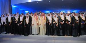 نيابة عن نائب أمير منطقة مكة المكرمة.. مُحافظ جدة يشهد حفل تخريج الدفعة الـ 11 من طلاب وطالبات جامعة جدة - ترند نيوز