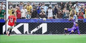 مدرب إيفرتون: سعيد برحيل محمد صلاح عن ليفربول وهذا موقفنا من التعاقد معه