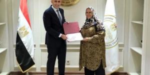 بعد تكريمها من الوزير.. الأبلة صالحة: رد الاعتبار أسعدنى كثيرا وعملى لوجه الله القليوبية