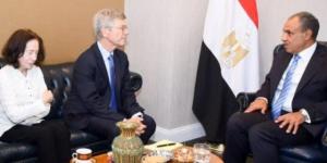 وزير الخارجية يلتقى برئيس شبكة حلول التنمية المستدامة التابعة للأمم المتحدة