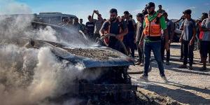 قصف إسرائيلي في غزة واقتحامات في الضفة الغربية