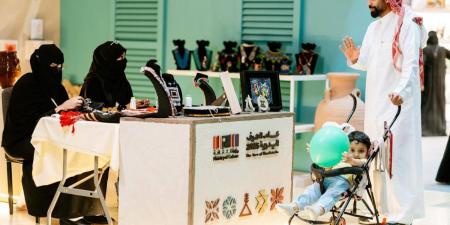 الحرف اليدوية تثري المشهد الثقافي في معرض جدة للكتاب