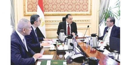 مدبولي: متابعة دورية لضمان توافر السلع الإستراتيجية في الأسواق في ظل الأحداث الراهنة