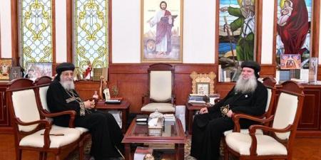 البابا تواضروس يتلقى تقريرا عن الخدمة في عزبة النخل