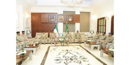 رئيس الأركان بحث مع نظيره السعودي تطوير التعاون الدفاعي بين البلدين