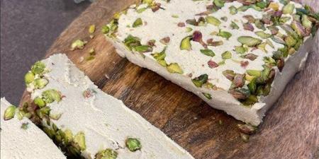 طريقة عمل الحلاوة الطحينية بنكهات مختلفة، أحلى من الجاهز