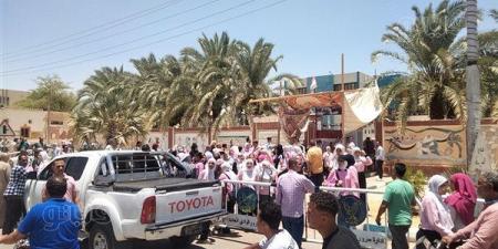 القراءة والبلاغة خدوا مننا وقت كبير، طلاب الثانوية العامة بالوادي الجديد يشتكون من امتحان العربي