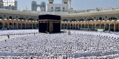 مراحل غسل الكعبة.. عناية ودقة تجسدان شرف المكان وقدسيته - ترند نيوز
