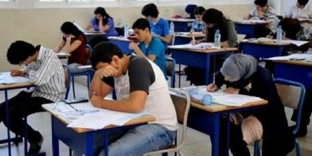 ضبط 5 هواتف محمولة داخل لجنة ثانوية عامة بشبرا الخيمة أثناء امتحان الكيمياء