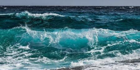 ارتفاع الأمواج بهذه الشواطئ، حالة الطقس غدا الأحد
