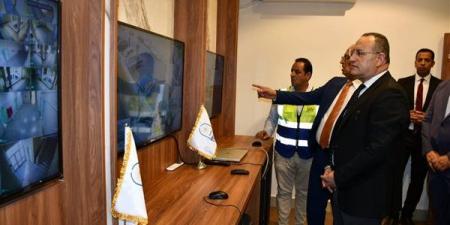 وزير التعليم العالي ورئيس جامعة العاصمة يفتتحان غرفة العمليات المركزية