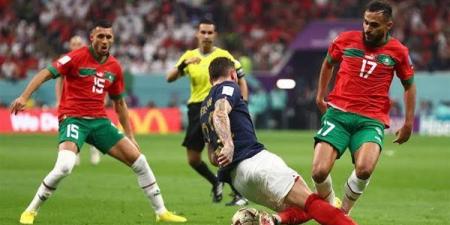 المغرب يسعى إلى كتابة التاريخ الليلة أمام فرنسا في مواجهة ثأرية.. جماهير "أسود الأطلس" تشن حربًا نفسية لإزعاج لاعبي "الديوك".. وخطر الإيقاف يهدد 8 لاعبين من العيار الثقيل