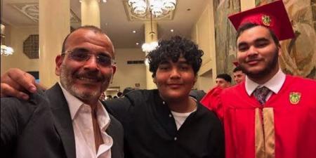 أيمن بهجت قمر يحتفل بانطلاقة نجله أدهم في التلحين عبر ألبوم عمرو دياب الجديد
