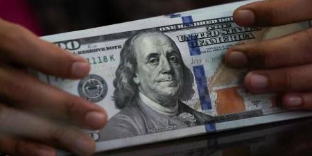 الدولار يستقر مع تجدد توترات الشرق الأوسط وقبيل قرار الفيدرالي