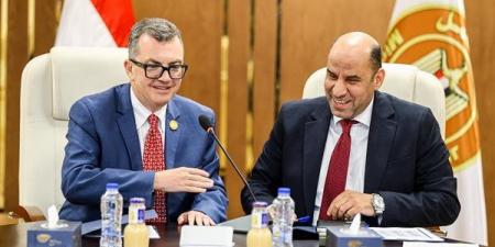 وزيرا العمل والتخطيط يبحثان التنسيق بين خطط التنمية واحتياجات سوق العمل