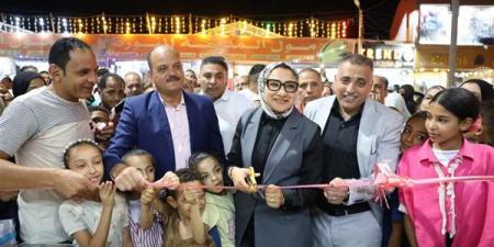 محافظ الوادي الجديد تفتتح معرض "أهلا مدارس" وتتفقد مبادرة "كلنا واحد" للمستلزمات المدرسية