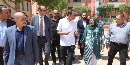 محافظ سوهاج يوجه بتطبيق الانضباط المدرسي عقب اعتداء طالب على زميله بمجمع المدارس