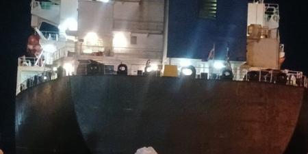 بعد انبعاث روائح نفاذة، وقف شحن مواد كيماوية والتحفظ على سفينة بميناء الدخيلة بالإسكندرية